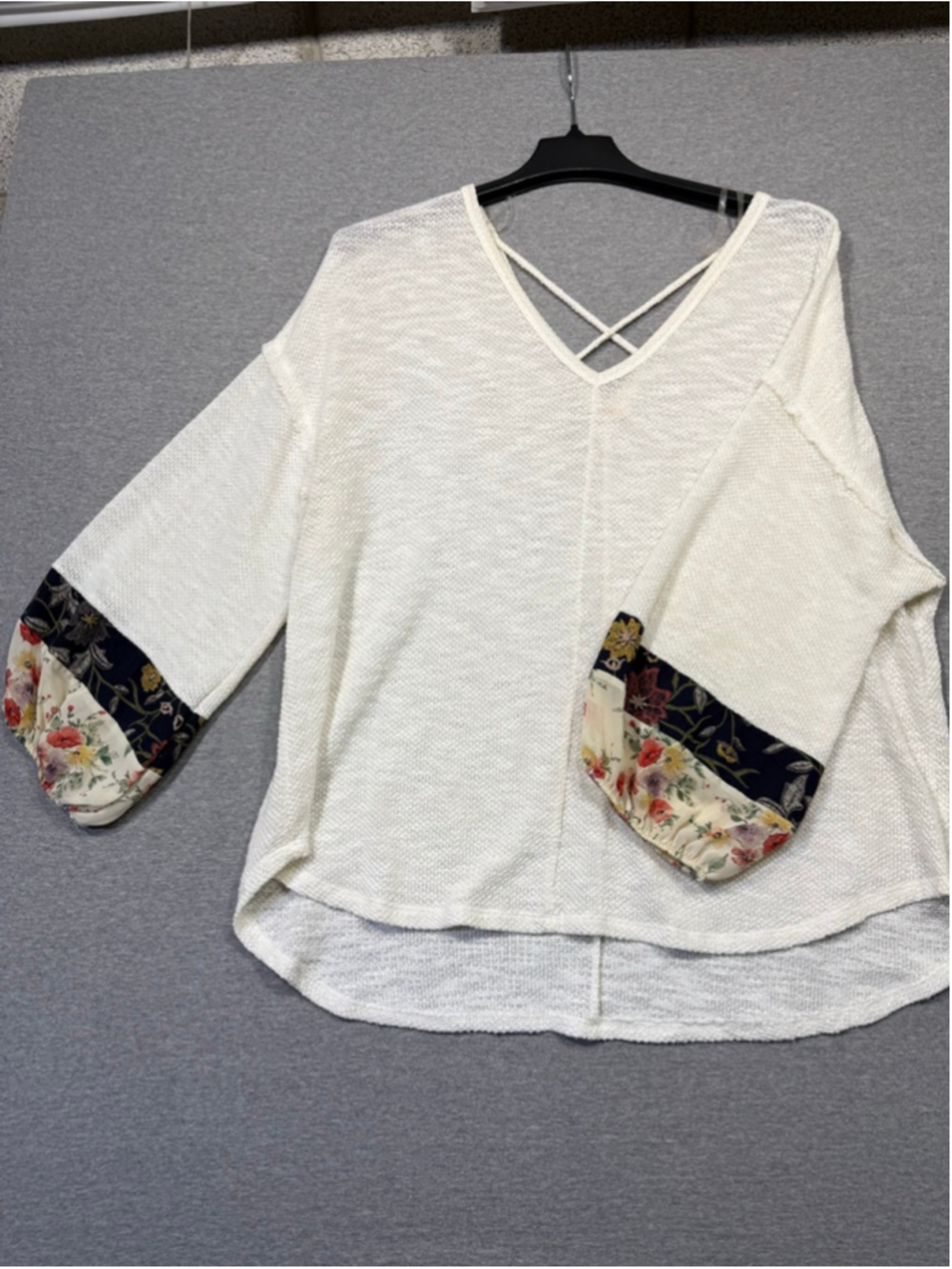 Women's Hummingbird Long Sleeve Tee L White Navy Floral